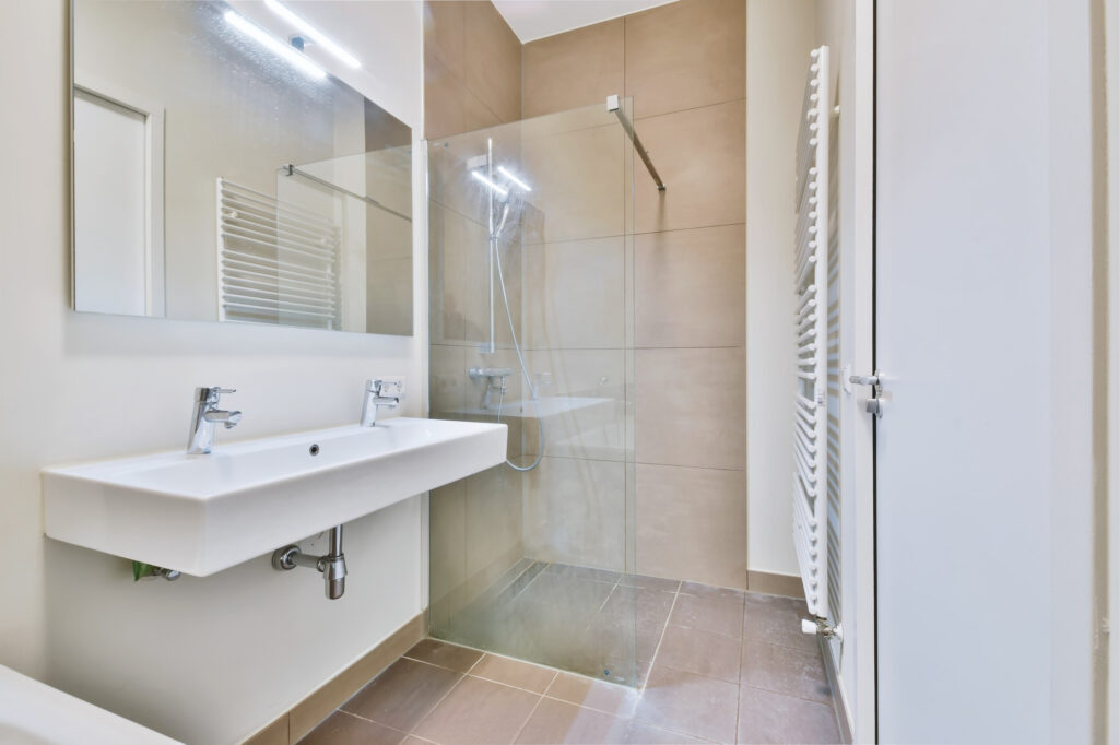 baño con ducha walk in