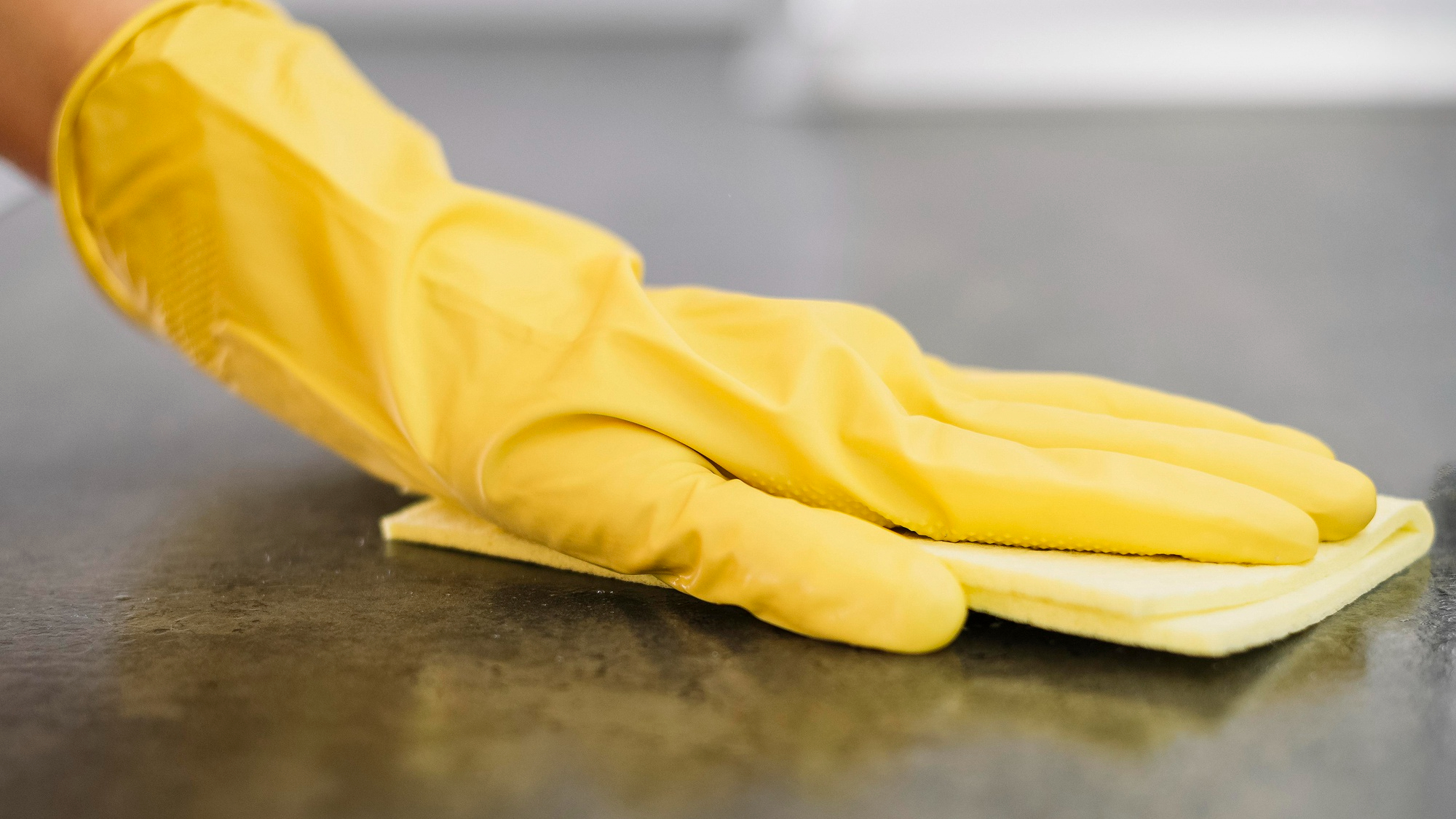 Cómo limpiar el suelo antideslizante de la ducha