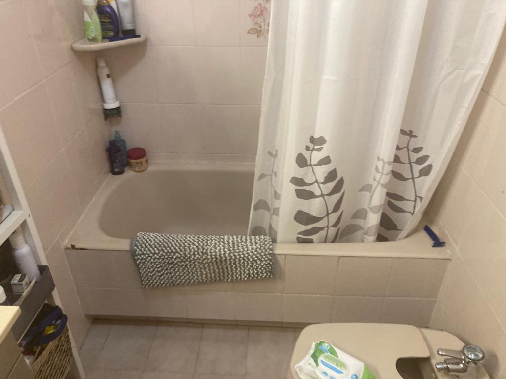 bañera antes de cambiar por ducha
